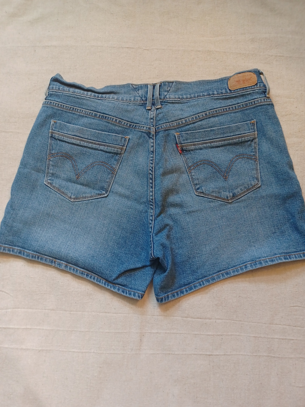 Levi's Denim Jean Shorts Women's Size 14 - Picture 4 of 10
